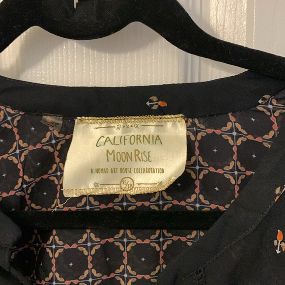 Black Patterned Sheer Blouse - Picture 2 of 5